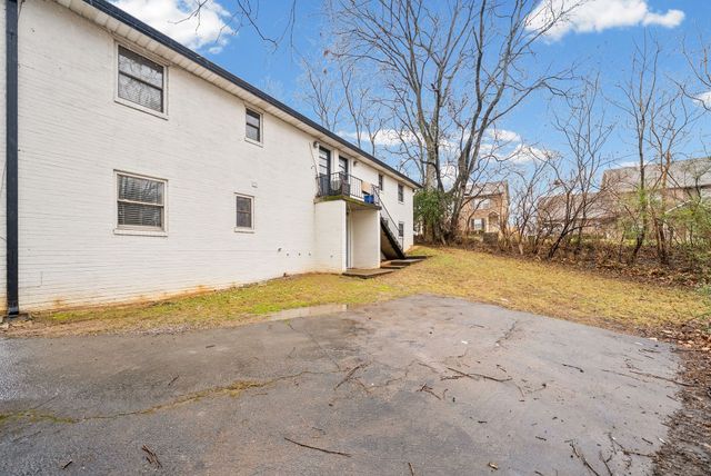 1860 Memorial Dr Apt C, Clarksville, TN 37043