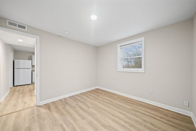 1860 Memorial Dr Apt C, Clarksville, TN 37043