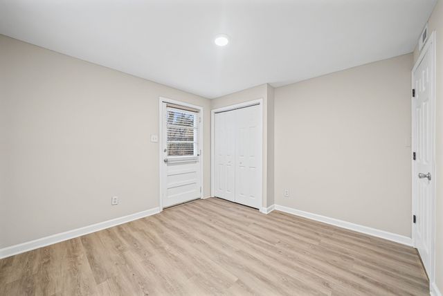 1860 Memorial Dr Apt C, Clarksville, TN 37043