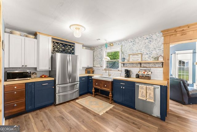 278 Oakwood Place, Mount Airy, GA 30563