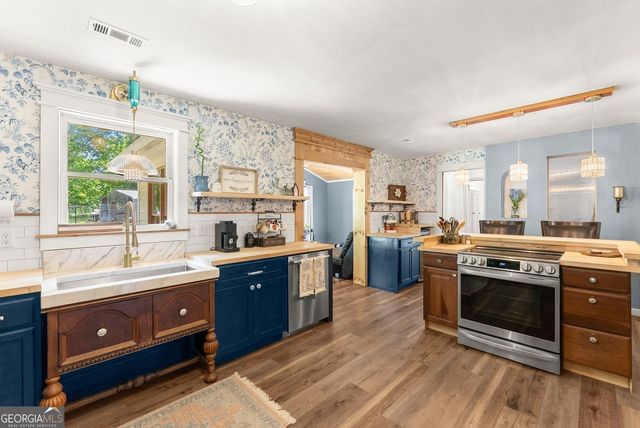278 Oakwood Place, Mount Airy, GA 30563