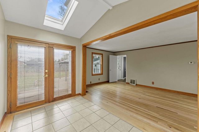 419 THEODORE Street, Loves Park, IL 61111