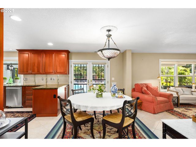 1505 COUNTRY CLUB Rd, Lake Oswego, OR 97034