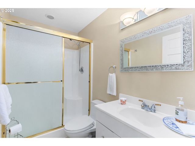 1505 COUNTRY CLUB Rd, Lake Oswego, OR 97034