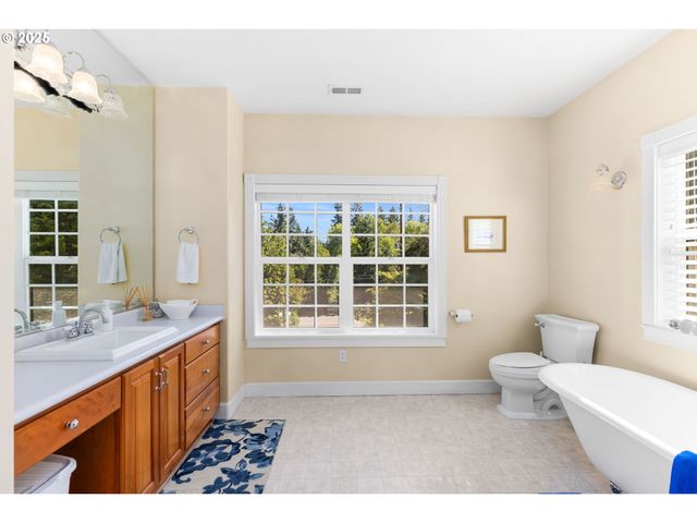 1505 COUNTRY CLUB Rd, Lake Oswego, OR 97034