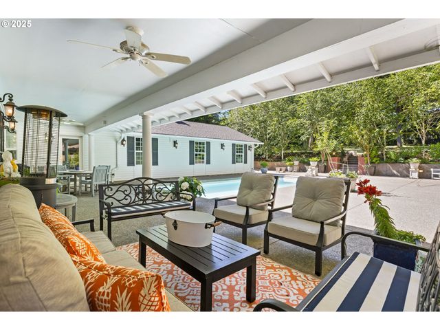1505 COUNTRY CLUB Rd, Lake Oswego, OR 97034