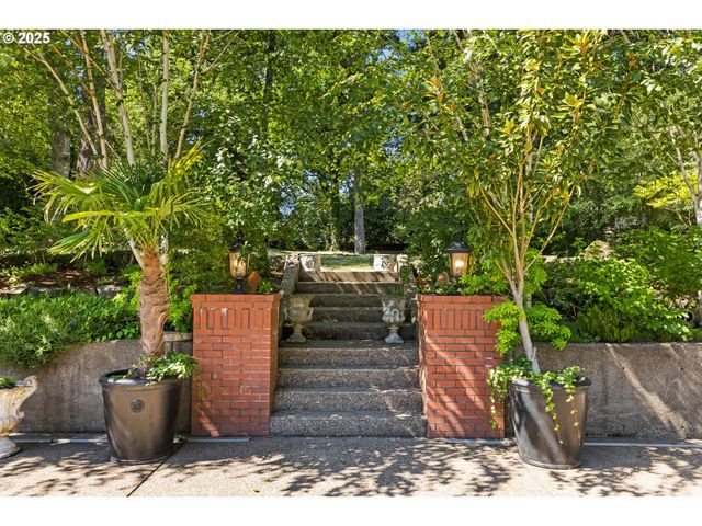 1505 COUNTRY CLUB Rd, Lake Oswego, OR 97034