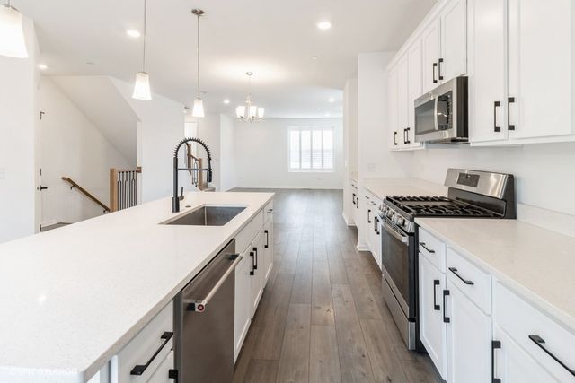 1533 Executive Way, Des Plaines, IL 60018
