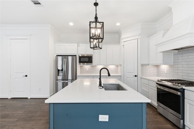 819 W 19th Street, Houston, TX 77008