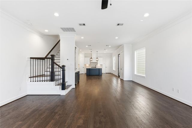 819 W 19th Street, Houston, TX 77008