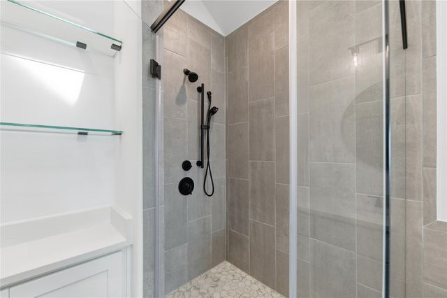 819 W 19th Street, Houston, TX 77008