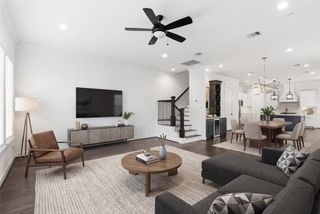 819 W 19th Street, Houston, TX 77008