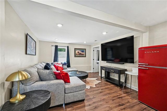 601 Kaw Drive, Edwardsville, KS 66111