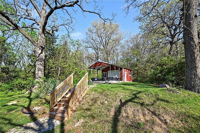 601 Kaw Drive, Edwardsville, KS 66111