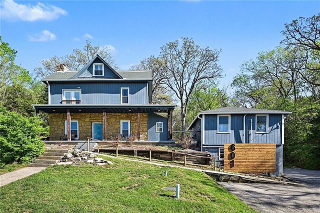 601 Kaw Drive, Edwardsville, KS 66111