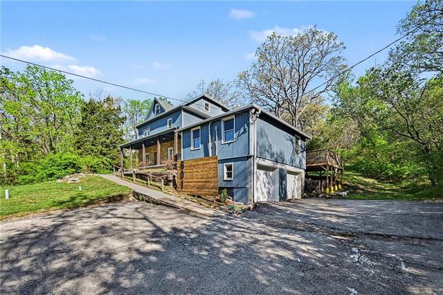 601 Kaw Drive, Edwardsville, KS 66111