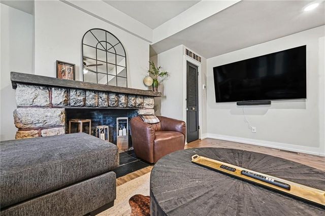 601 Kaw Drive, Edwardsville, KS 66111