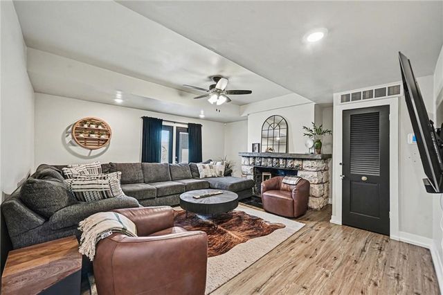 601 Kaw Drive, Edwardsville, KS 66111