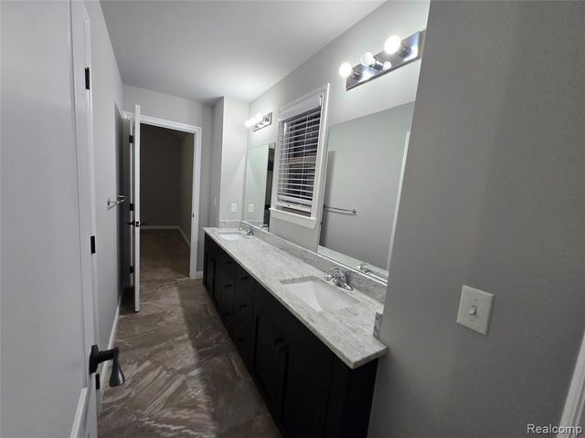 15342 Amberfield Drive, Macomb, MI 48042