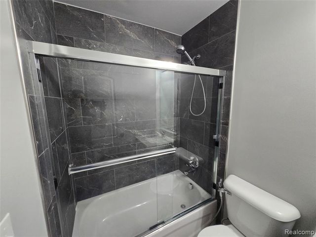 15342 Amberfield Drive, Macomb, MI 48042