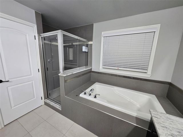 15342 Amberfield Drive, Macomb, MI 48042