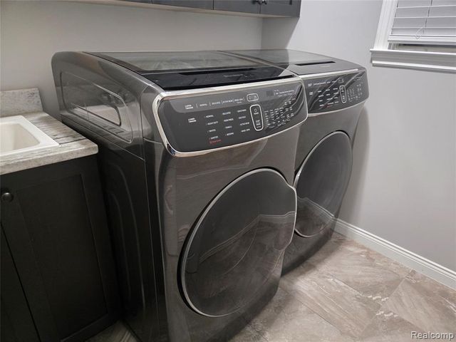 15342 Amberfield Drive, Macomb, MI 48042