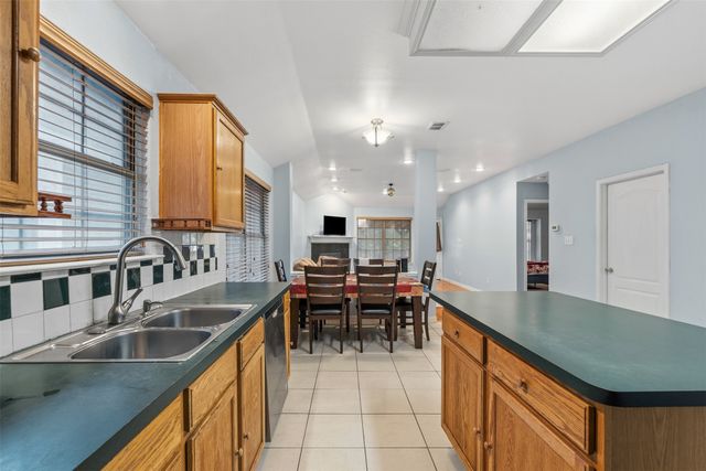 1007 Summerbrook Drive 22, Euless, TX 76040