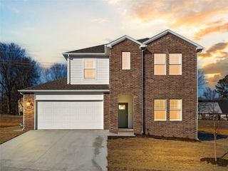 2420 Longfellow Drive, Centerton, AR 72712