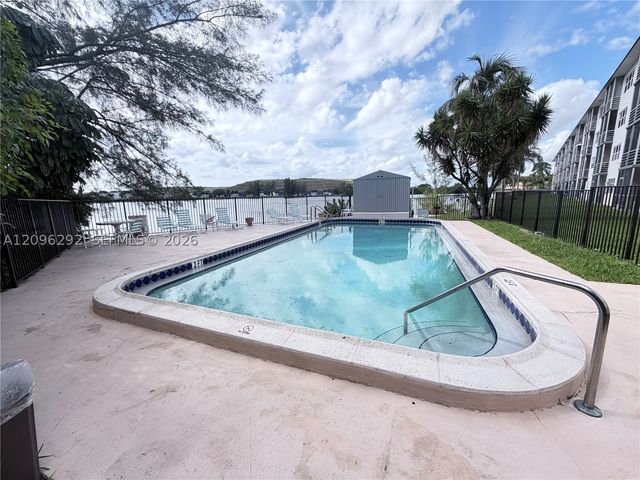 4311 Crystal Lake Dr 120, Deerfield Beach, FL 33064