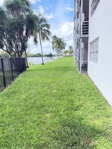 4311 Crystal Lake Dr 120, Deerfield Beach, FL 33064