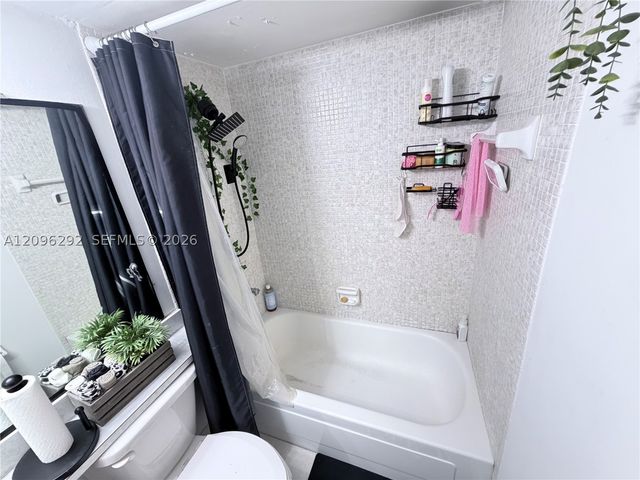 4311 Crystal Lake Dr 120, Deerfield Beach, FL 33064
