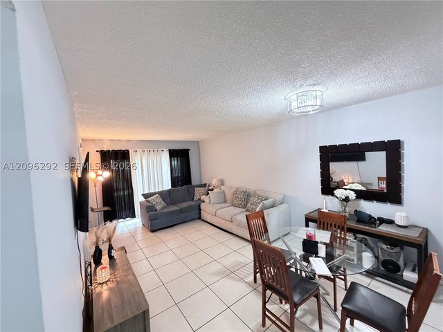 4311 Crystal Lake Dr 120, Deerfield Beach, FL 33064