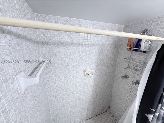 4311 Crystal Lake Dr 120, Deerfield Beach, FL 33064