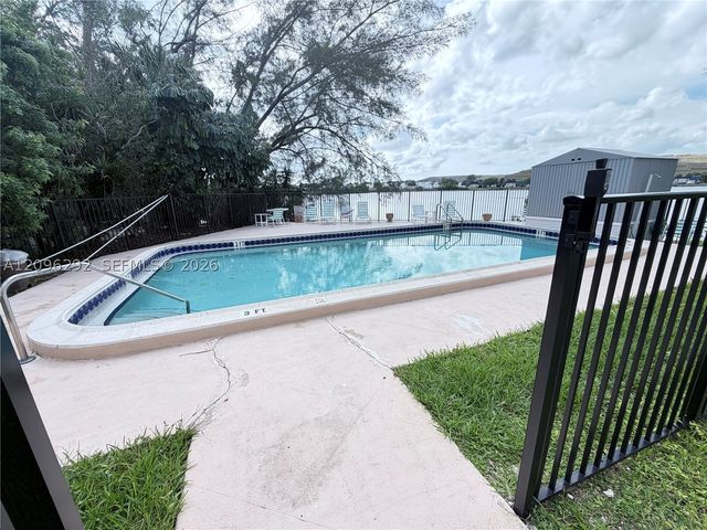 4311 Crystal Lake Dr 120, Deerfield Beach, FL 33064