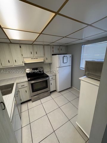 4311 Crystal Lake Dr 120, Deerfield Beach, FL 33064