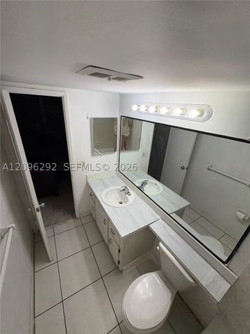 4311 Crystal Lake Dr 120, Deerfield Beach, FL 33064