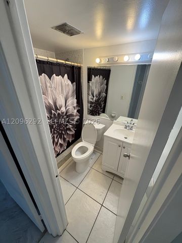 4311 Crystal Lake Dr 120, Deerfield Beach, FL 33064