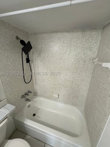 4311 Crystal Lake Dr 120, Deerfield Beach, FL 33064