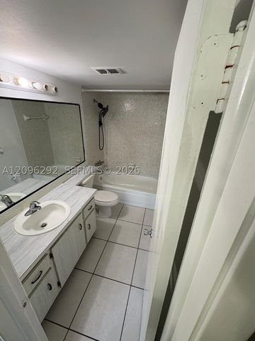 4311 Crystal Lake Dr 120, Deerfield Beach, FL 33064