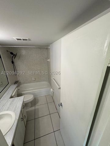 4311 Crystal Lake Dr 120, Deerfield Beach, FL 33064