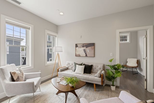 57 Pitman St 2A, Somerville, MA 02143