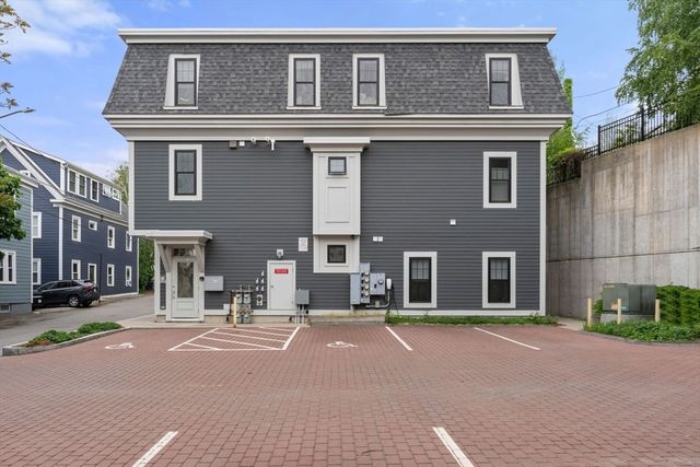 57 Pitman St 2A, Somerville, MA 02143