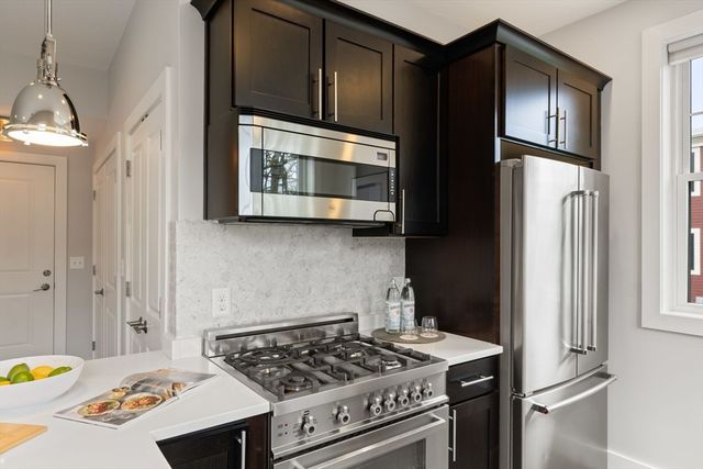 57 Pitman St 2A, Somerville, MA 02143