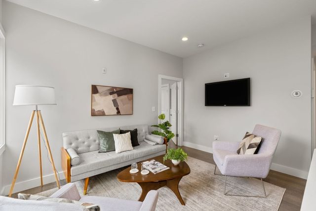 57 Pitman St 2A, Somerville, MA 02143
