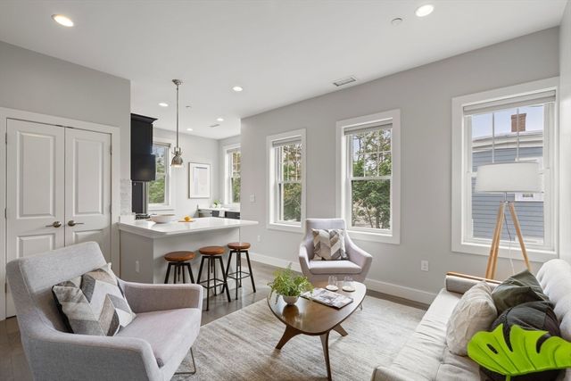 57 Pitman St 2A, Somerville, MA 02143