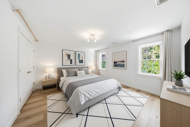 35 Milford St, Medway, MA 02053
