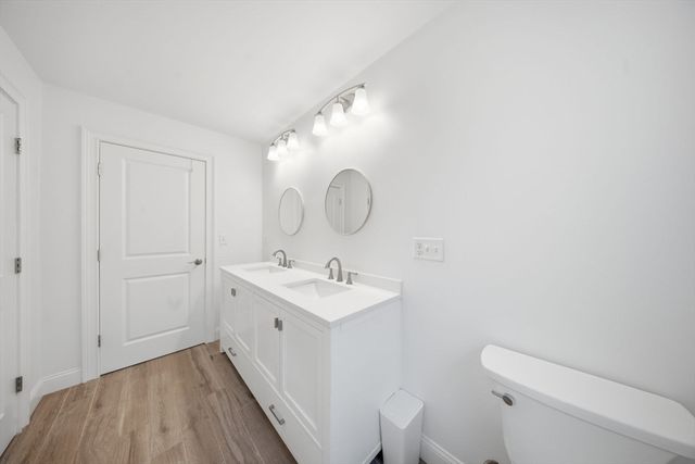 35 Milford St, Medway, MA 02053