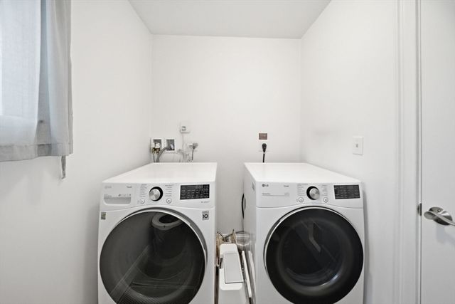 35 Milford St, Medway, MA 02053