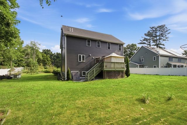 35 Milford St, Medway, MA 02053