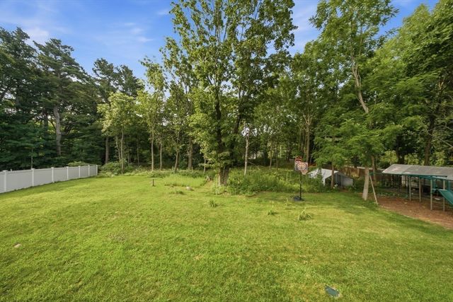 35 Milford St, Medway, MA 02053